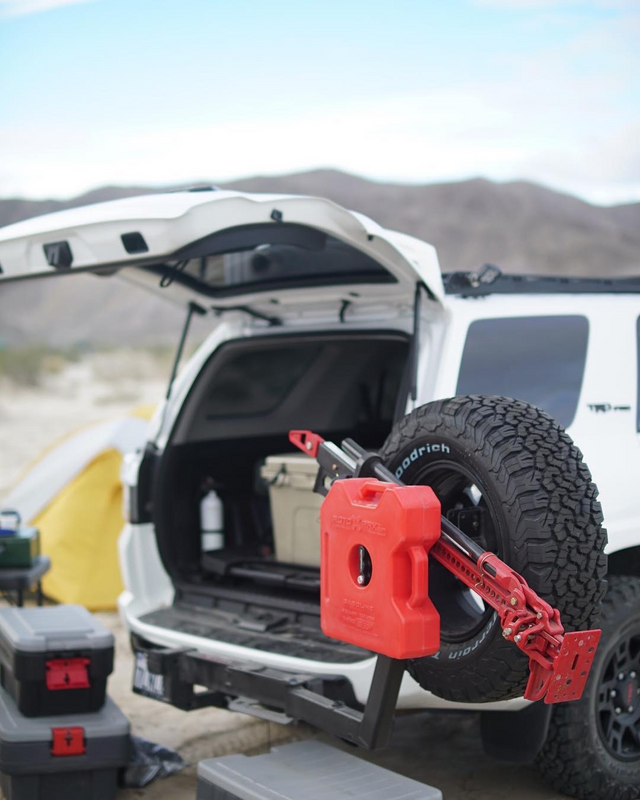 Wilco Offroad Hitchgate Solo Rotopax / Hi-Lift Mount Tire Mounting - Modula Racks